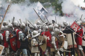 Recreación histórica de la batalla de Grunwald de 1410 entre las tropas polacas y los caballeros teutónicos fot. (awol) PAP/Tomasz Waszczuk