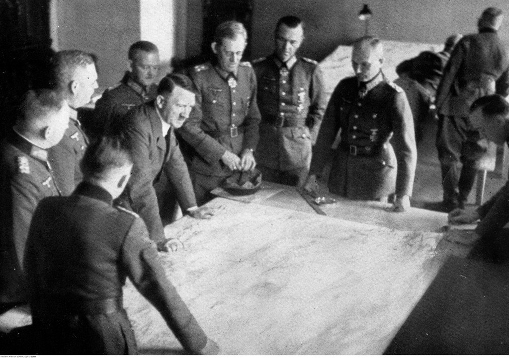 Adolf Hitler en la Guarida del Lobo - el cuartel general de la Wehrmacht del Este - en el junio de 1942